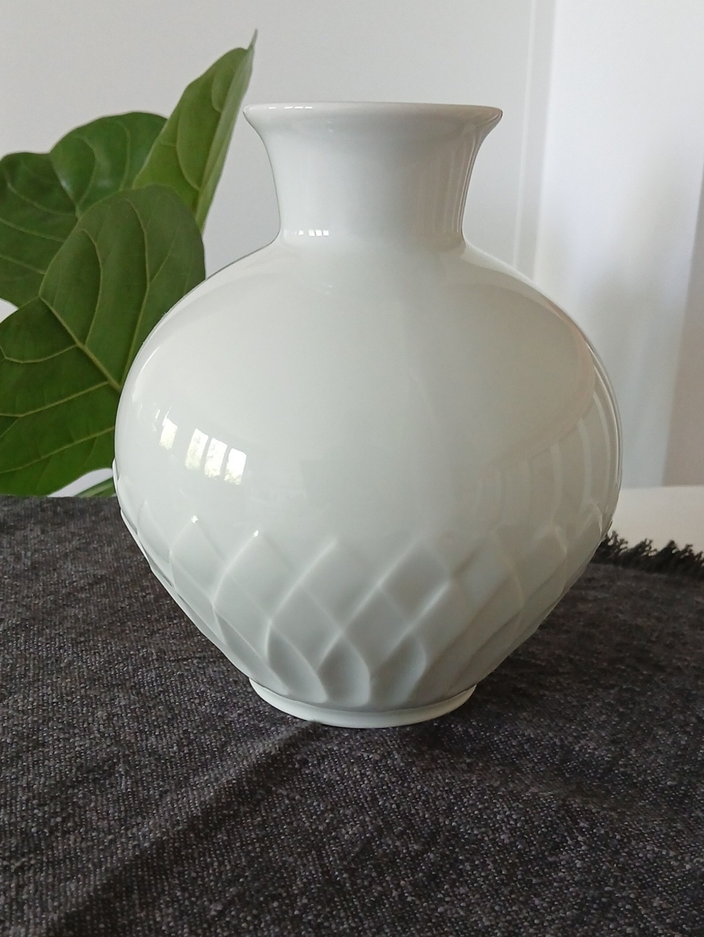 Schumann Arzberg Germany White Porcelain Vase 6.5" Raised Geometric Leafy Design